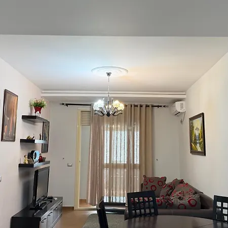 Center 2br